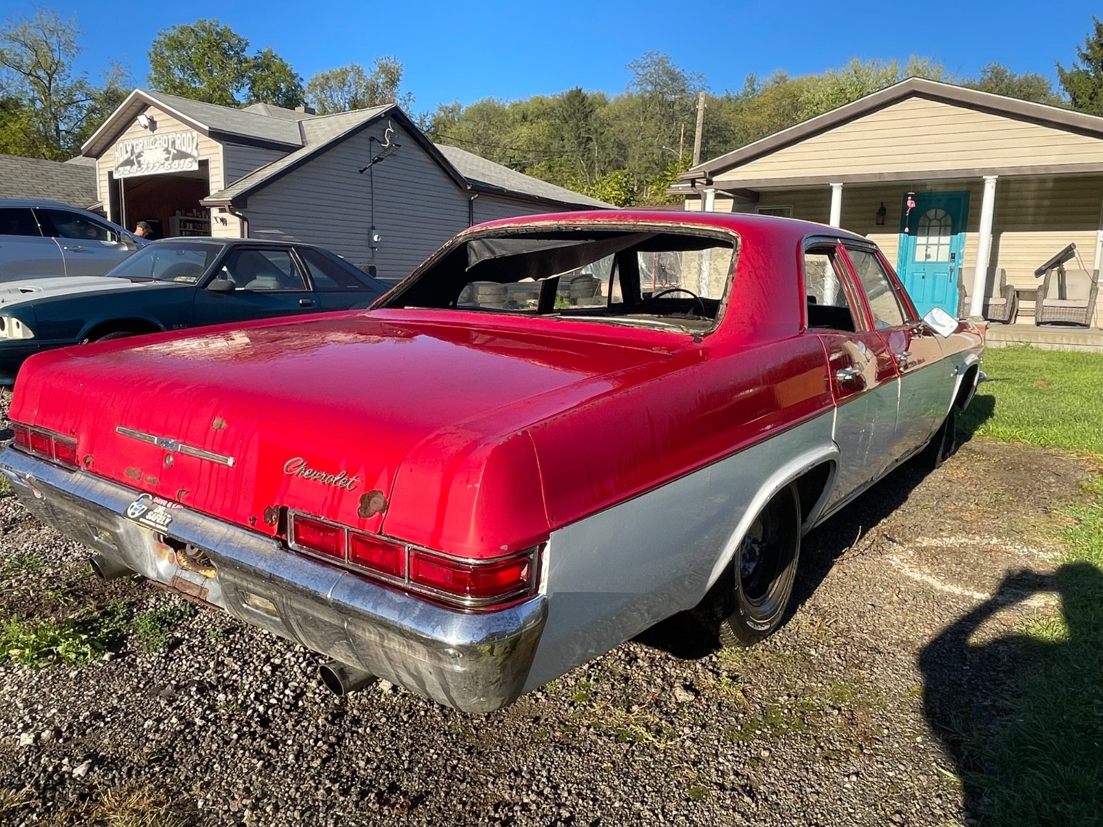 Chevrolet-Impala-1966-Sedan-3