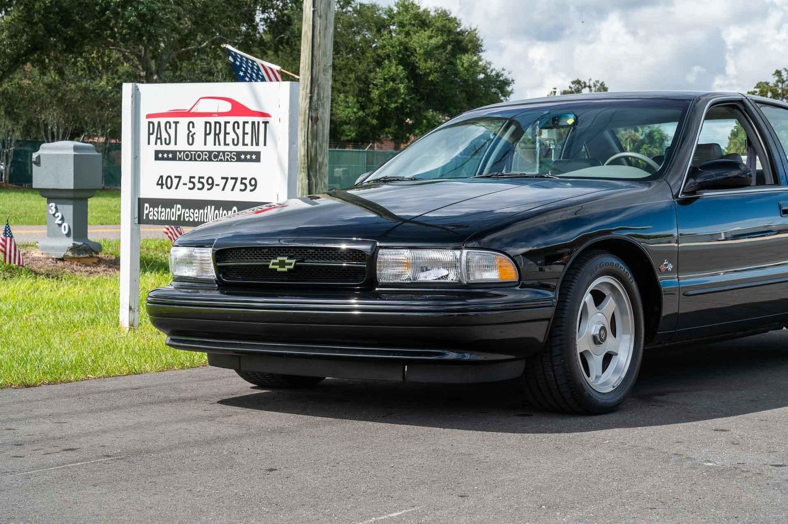Chevrolet-Impala-1995-4-Door-26