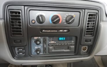 Chevrolet-Impala-1995-Sedan-18