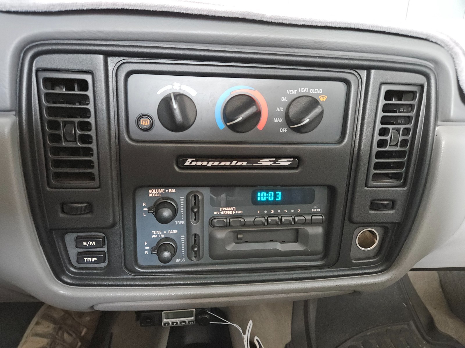 Chevrolet-Impala-1995-Sedan-18