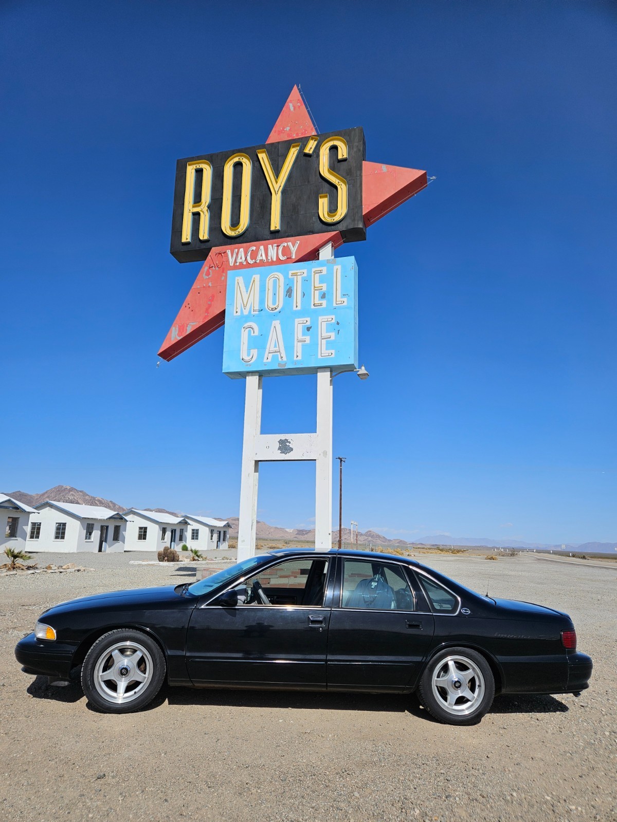 Chevrolet-Impala-1995-Sedan-2