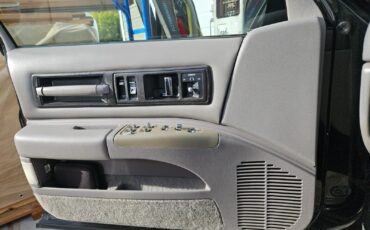 Chevrolet-Impala-1995-Sedan-20