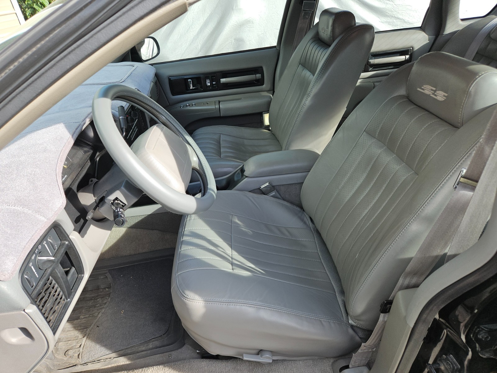 Chevrolet-Impala-1995-Sedan-21