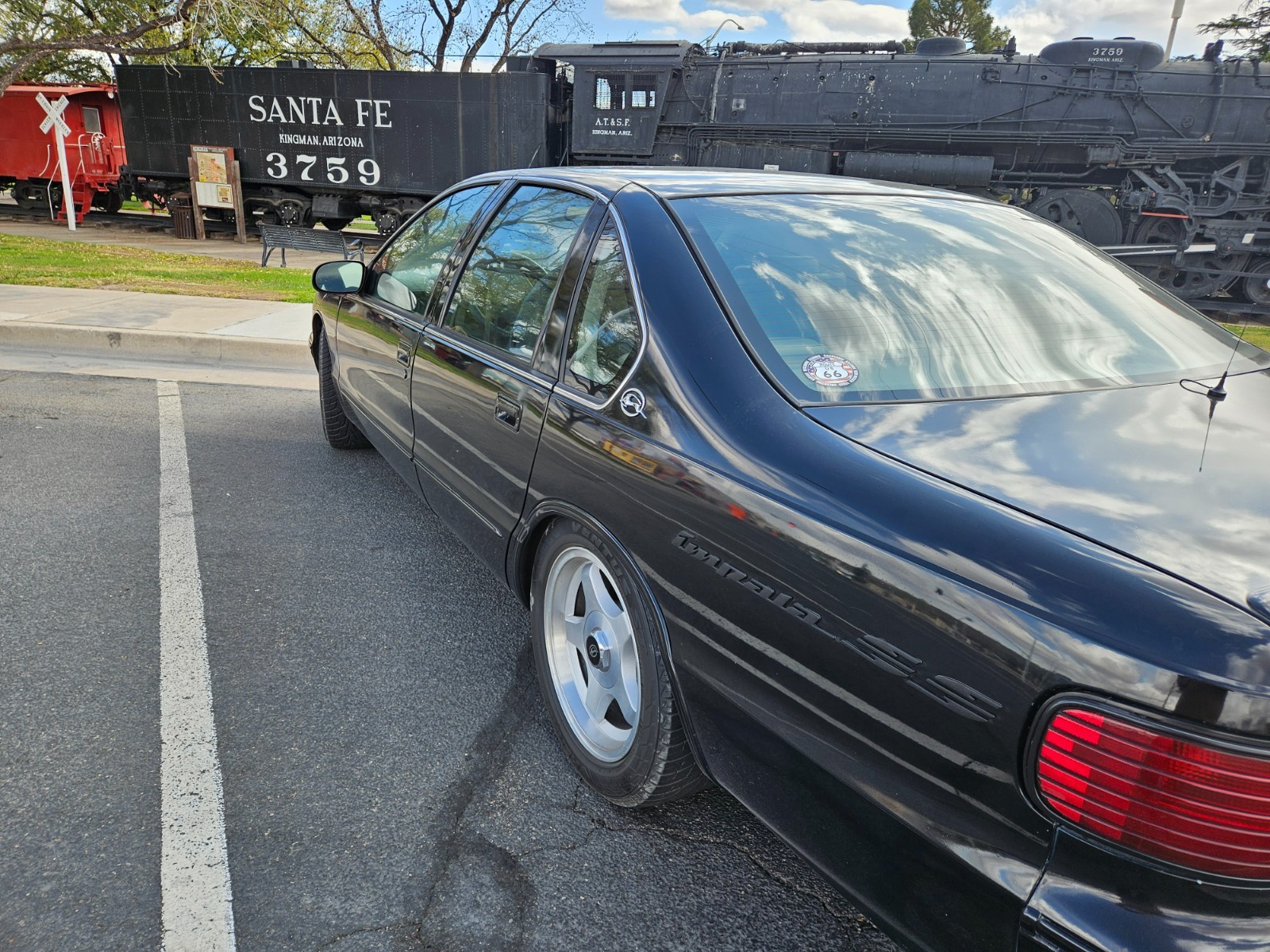 Chevrolet-Impala-1995-Sedan-4