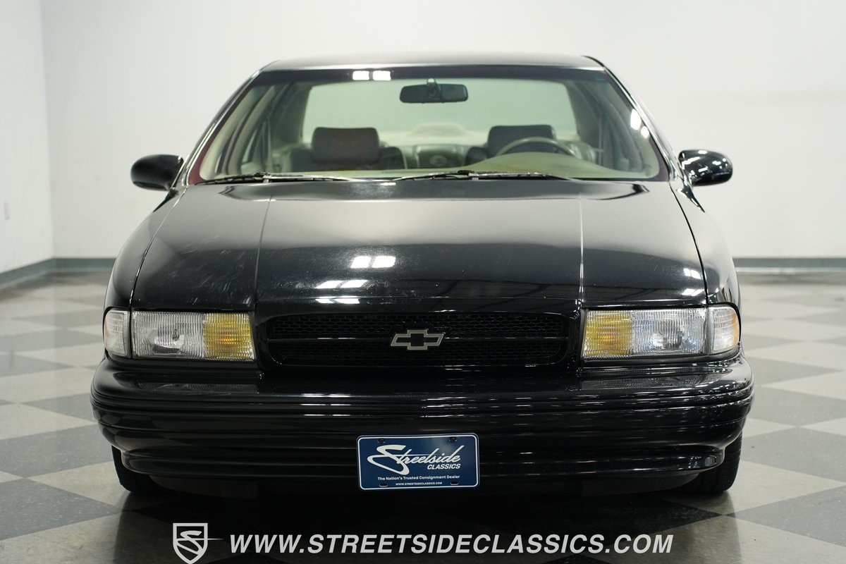 Chevrolet-Impala-1996-Sedan-17