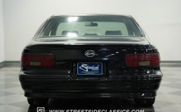 Chevrolet-Impala-1996-Sedan-24