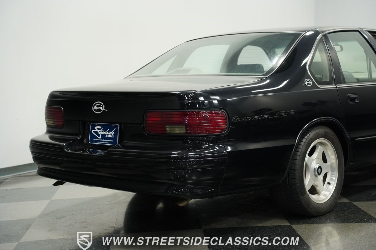 Chevrolet-Impala-1996-Sedan-25