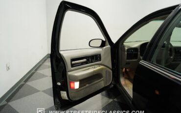 Chevrolet-Impala-1996-Sedan-35