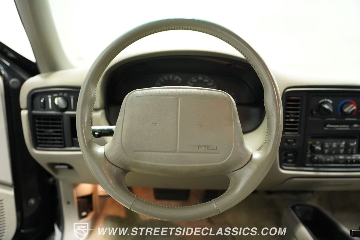 Chevrolet-Impala-1996-Sedan-38