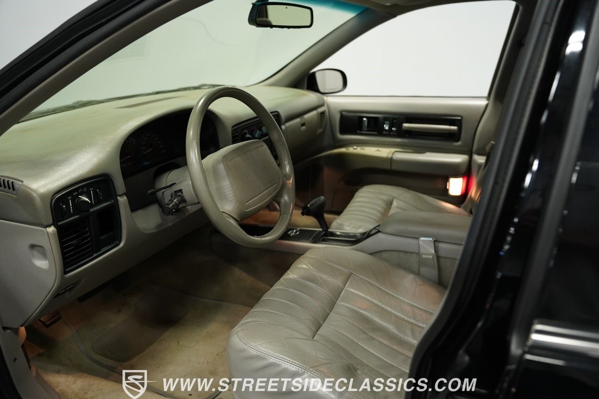 Chevrolet-Impala-1996-Sedan-4