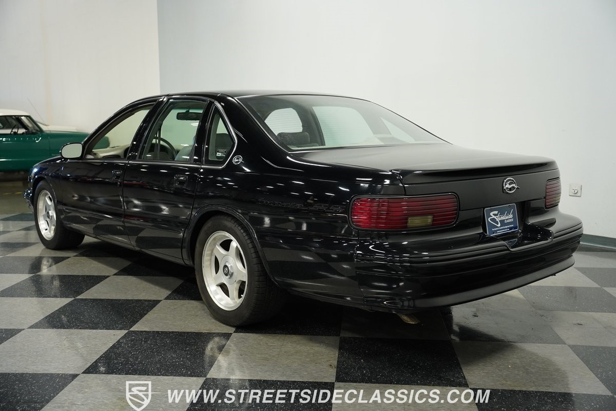 Chevrolet-Impala-1996-Sedan-9