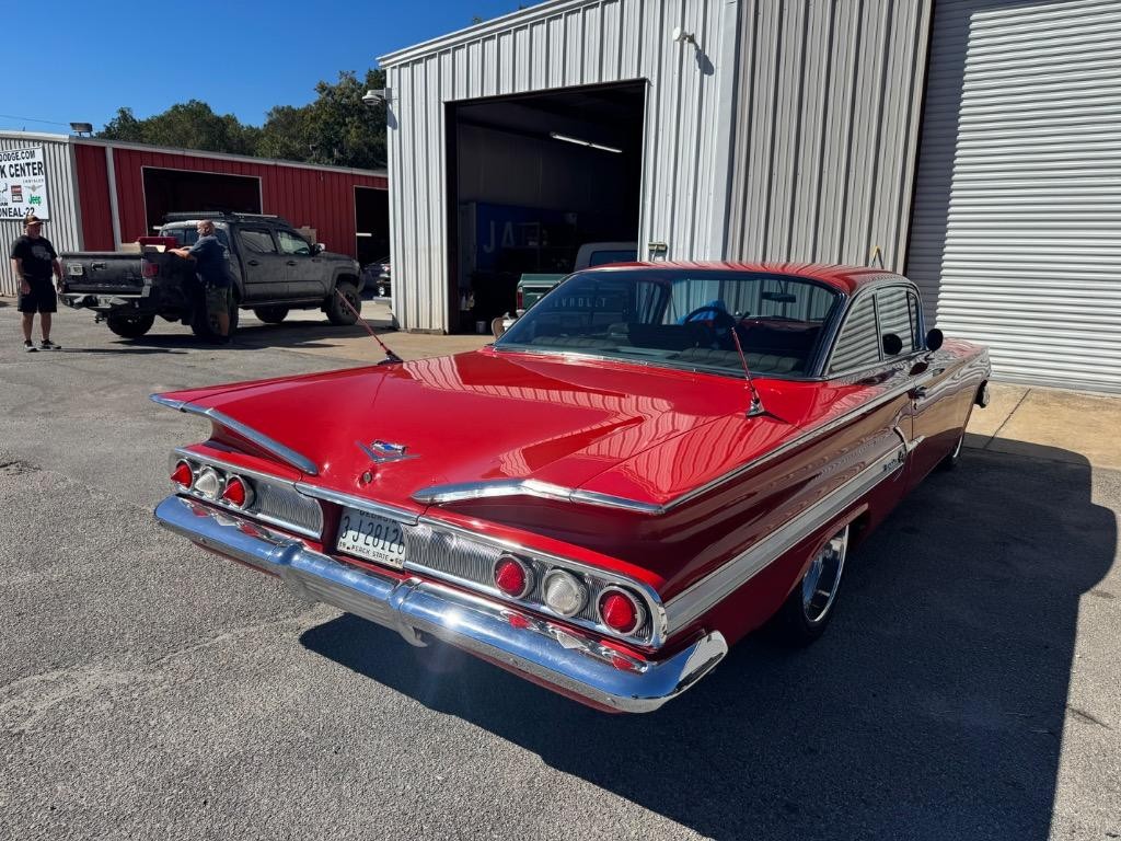 Chevrolet-Impala-ZZ4-350-Vintage-air-Custom-interior-Big-bil-1960-15