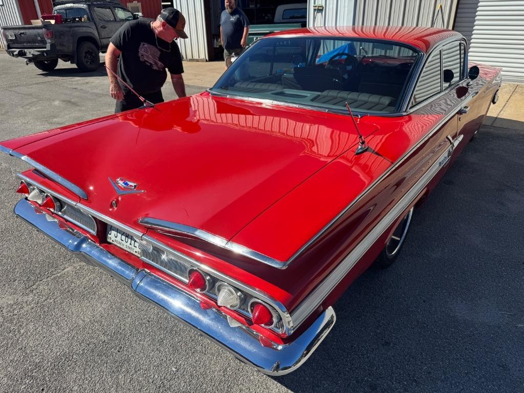 Chevrolet-Impala-ZZ4-350-Vintage-air-Custom-interior-Big-bil-1960-30