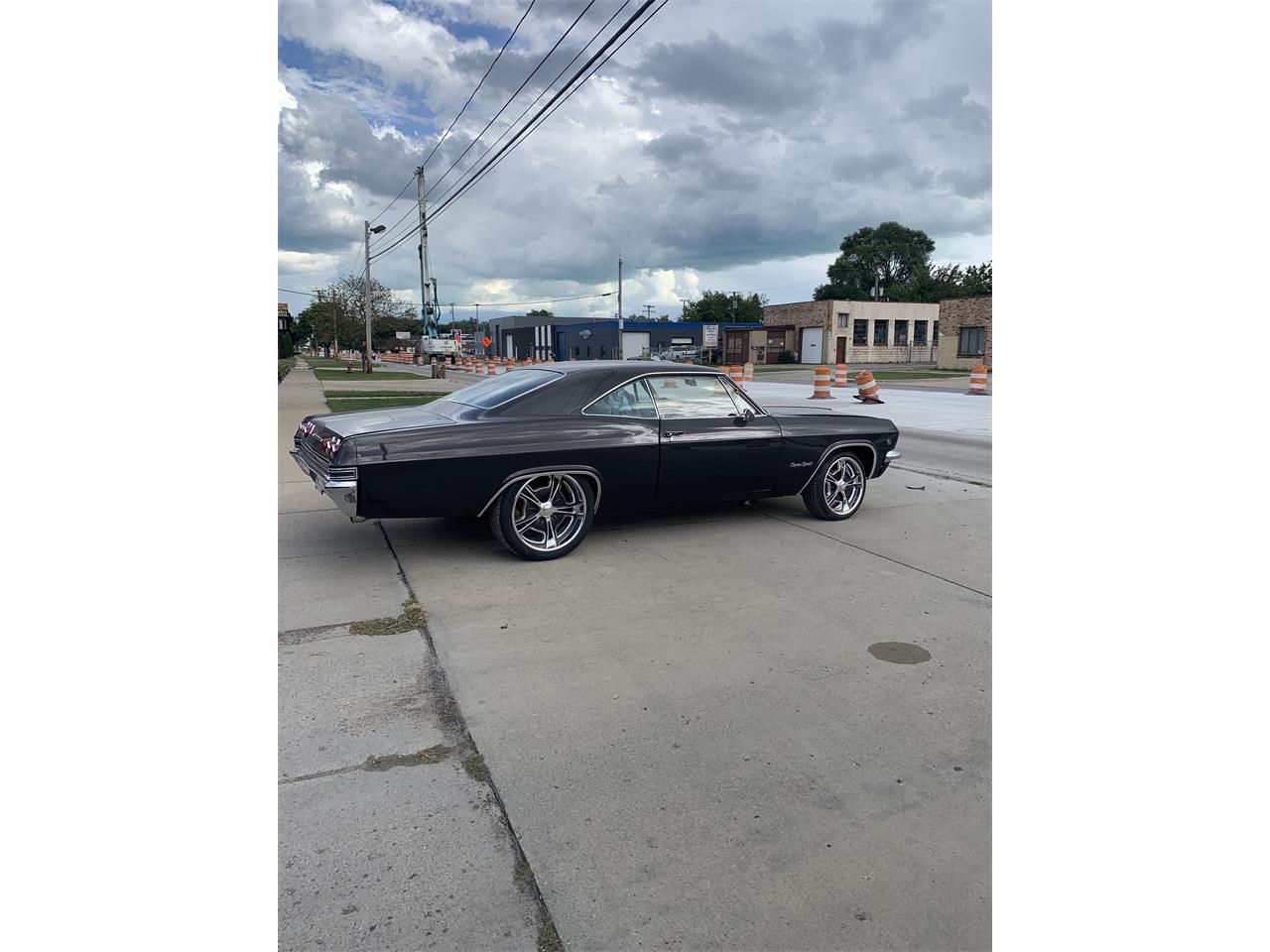 Chevrolet-Impala-ss-1965-Carbon-grey-cream-3