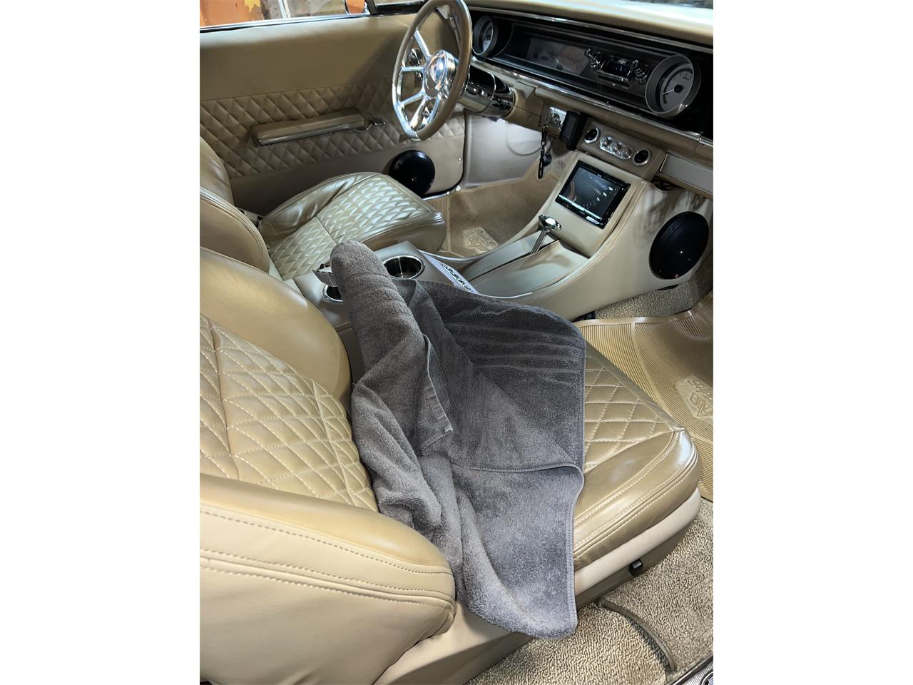Chevrolet-Impala-ss-1965-Carbon-grey-cream-9