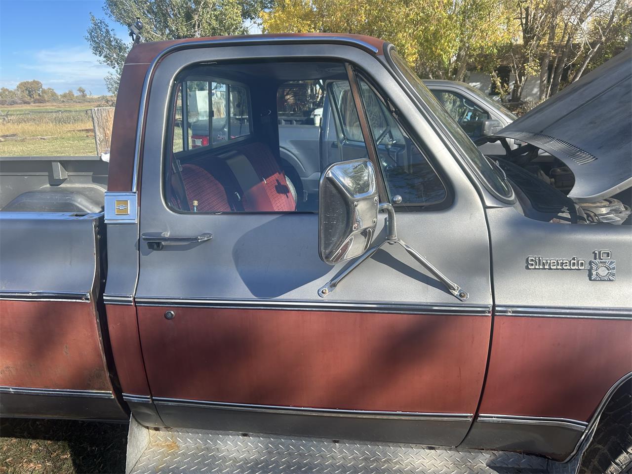 Chevrolet-K-10-1976-Burgundygrey-Red-10