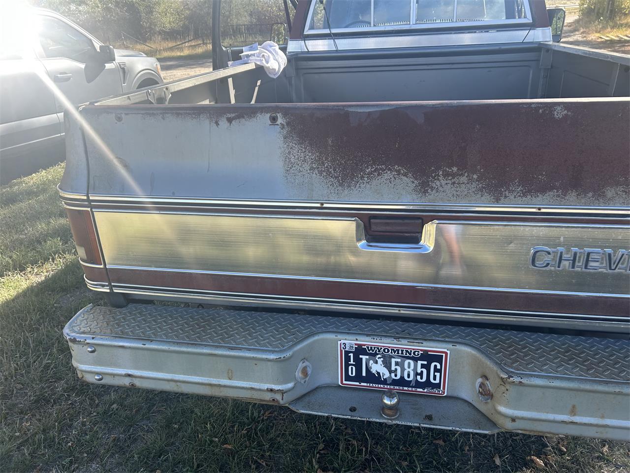 Chevrolet-K-10-1976-Burgundygrey-Red-12
