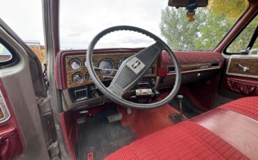 Chevrolet-K-10-1976-Burgundygrey-Red-16