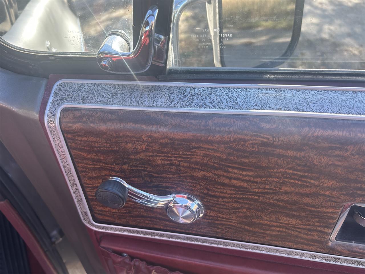 Chevrolet-K-10-1976-Burgundygrey-Red-25