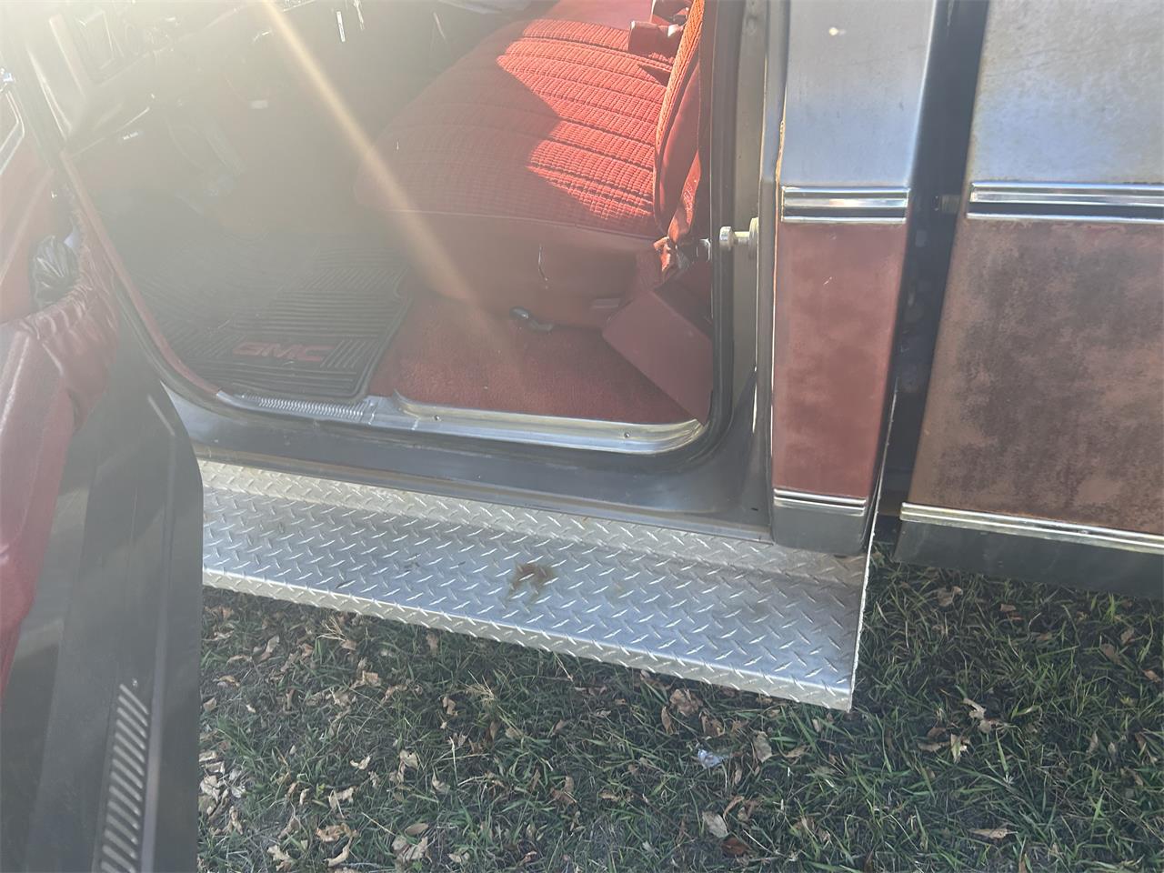 Chevrolet-K-10-1976-Burgundygrey-Red-29