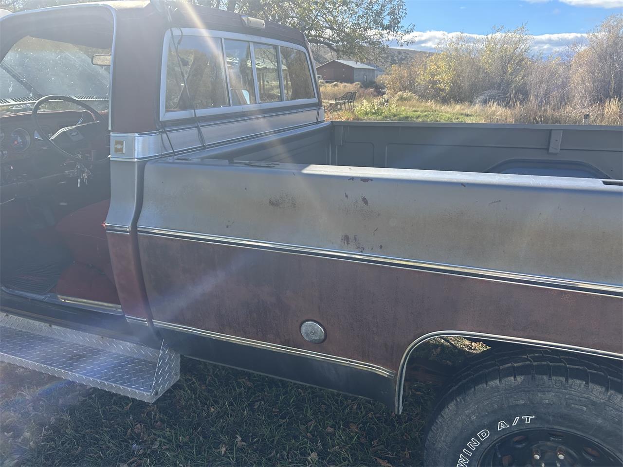 Chevrolet-K-10-1976-Burgundygrey-Red-30