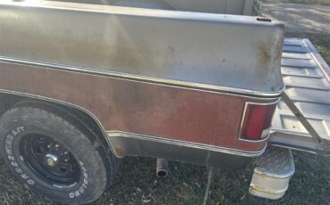 Chevrolet-K-10-1976-Burgundygrey-Red-31