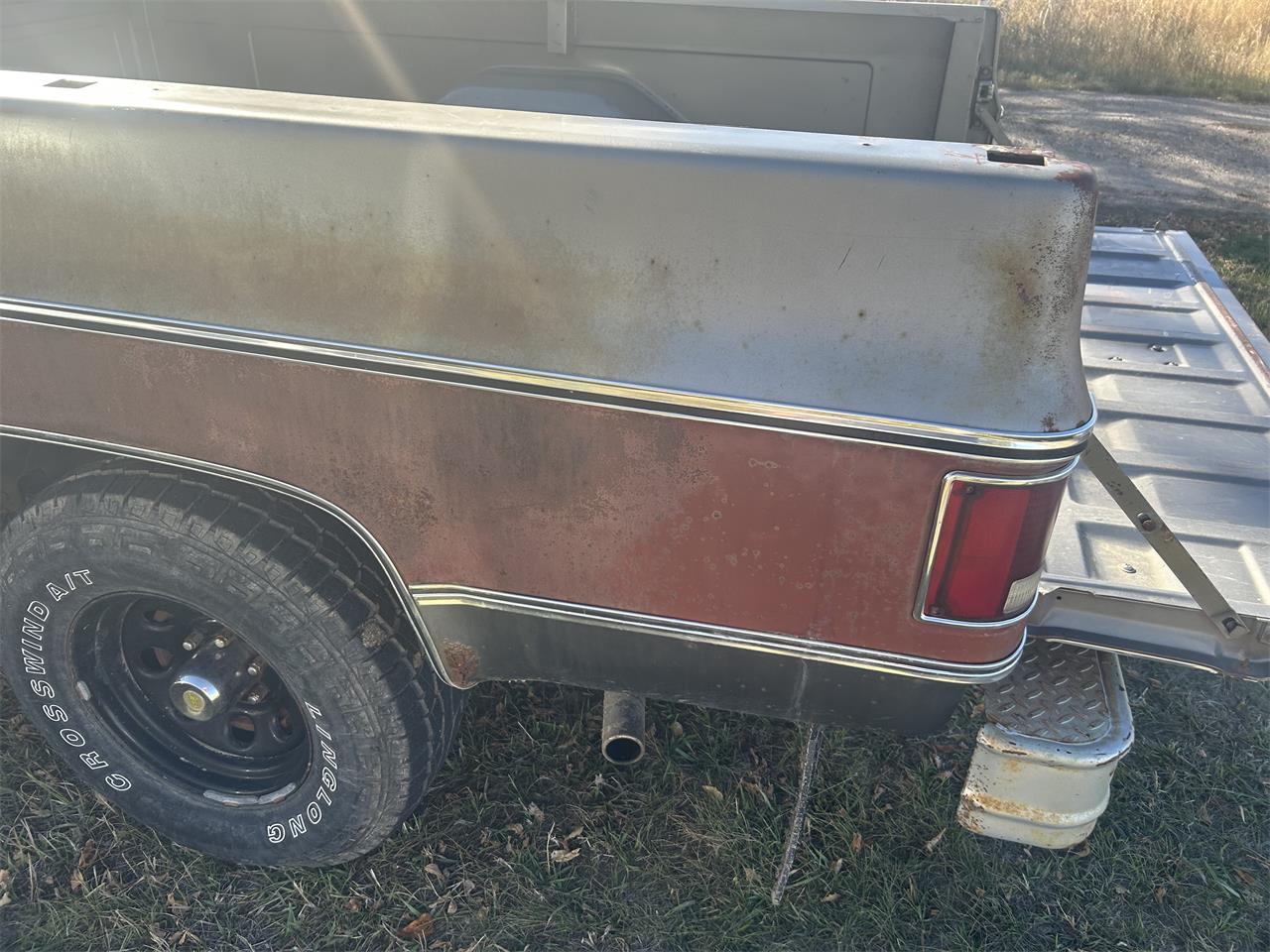 Chevrolet-K-10-1976-Burgundygrey-Red-31