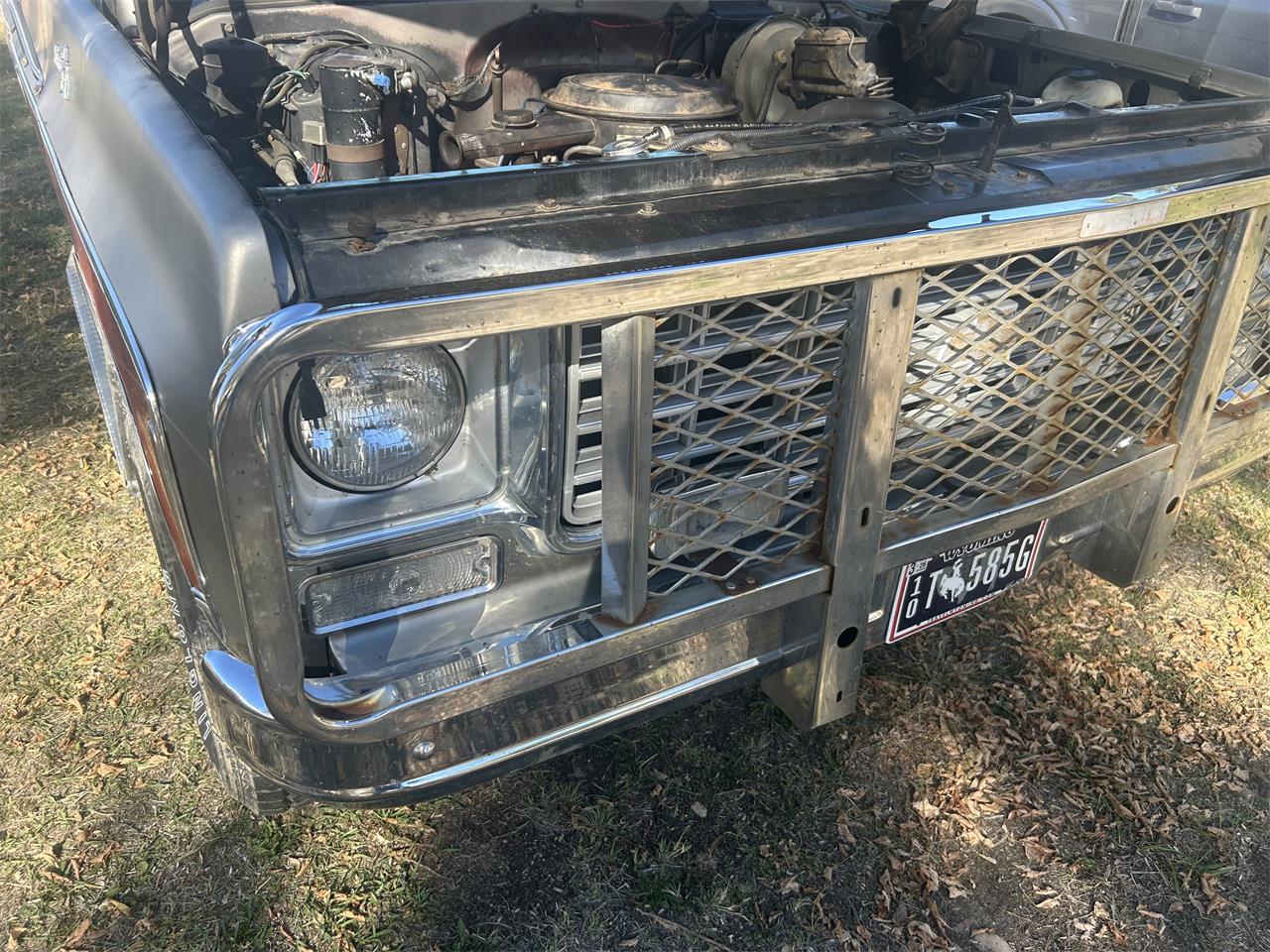 Chevrolet-K-10-1976-Burgundygrey-Red-39