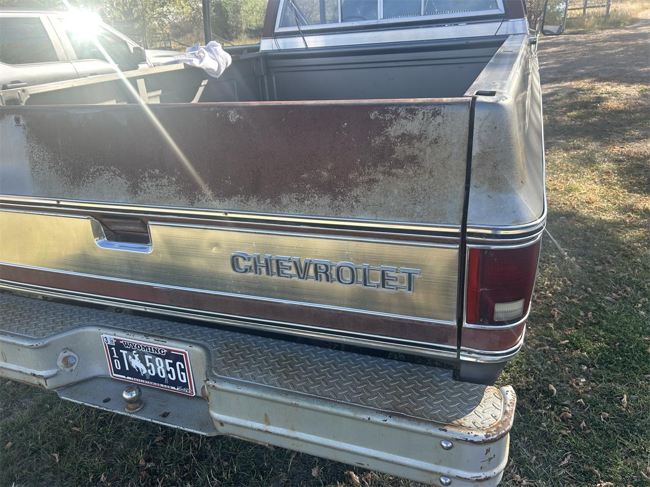 Chevrolet-K-10-1976-Burgundygrey-Red-41