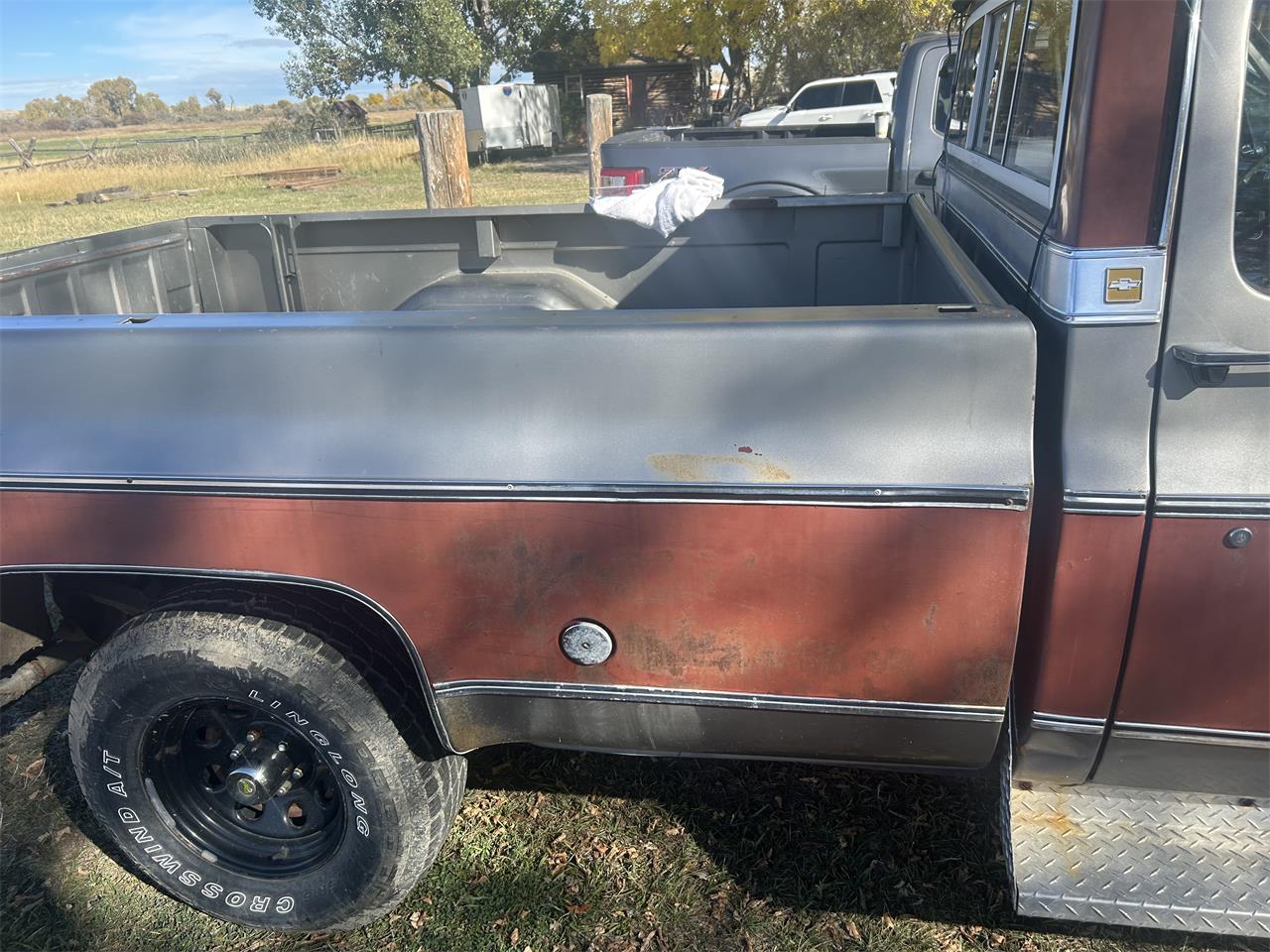 Chevrolet-K-10-1976-Burgundygrey-Red-42