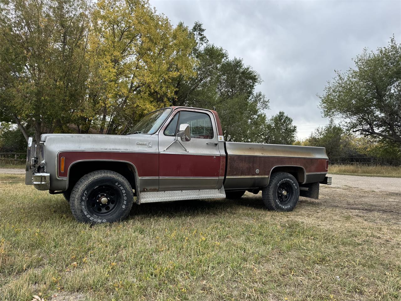Chevrolet-K-10-1976-Burgundygrey-Red-45