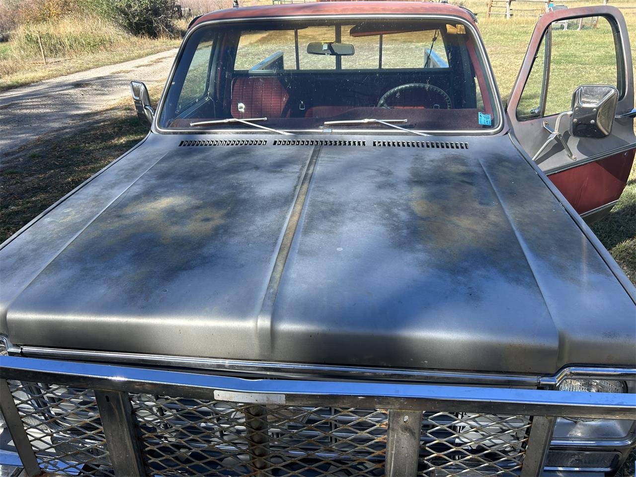 Chevrolet-K-10-1976-Burgundygrey-Red-8