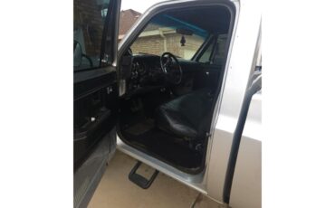 Chevrolet-K-10-1983-Silver-Black-2