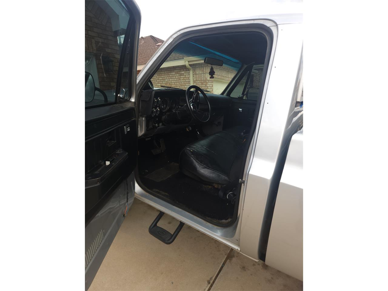 Chevrolet-K-10-1983-Silver-Black-2