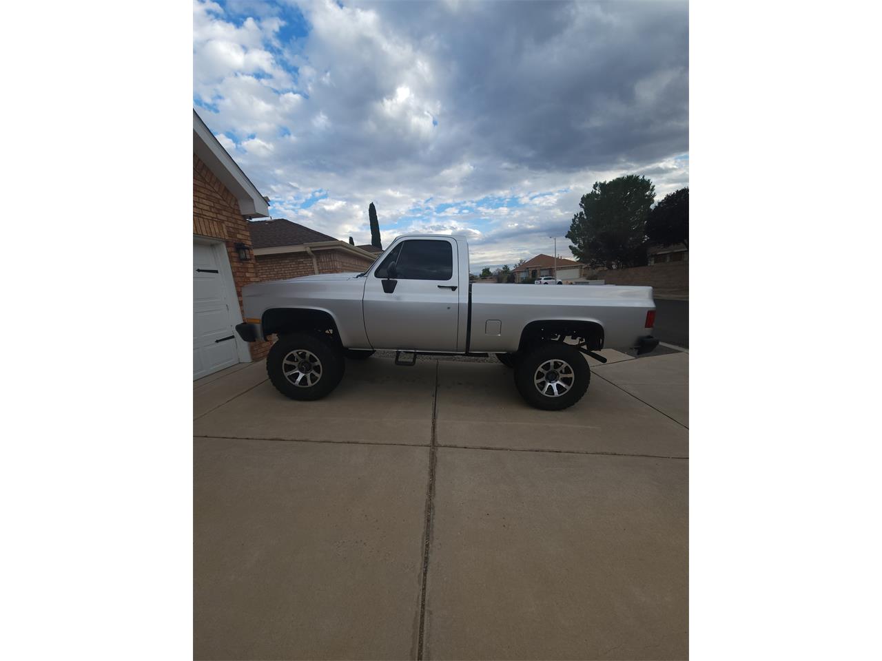 Chevrolet-K-10-1983-Silver-Black-6