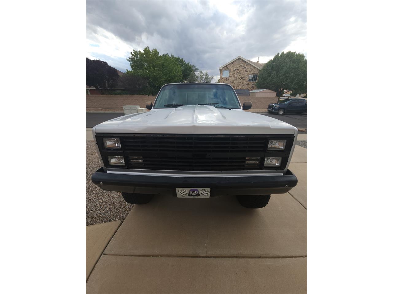 Chevrolet-K-10-1983-Silver-Black