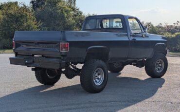 Chevrolet-K-20-1986-Pickup-Truck-2