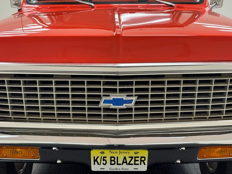 Chevrolet-K5-1972-Hugger-Orange-Black-2
