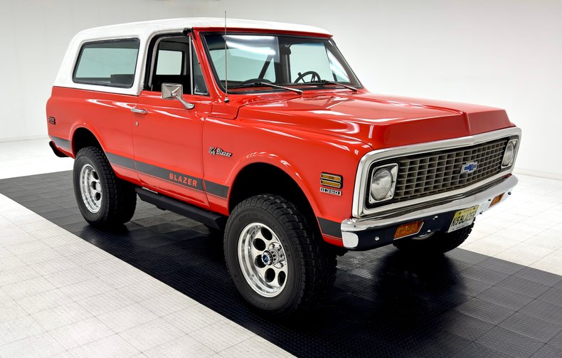 Chevrolet-K5-1972-Hugger-Orange-Black-24