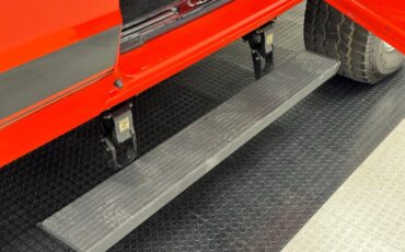 Chevrolet-K5-1972-Hugger-Orange-Black-3