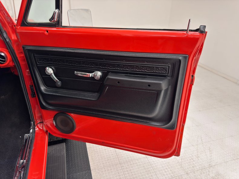 Chevrolet-K5-1972-Hugger-Orange-Black-37