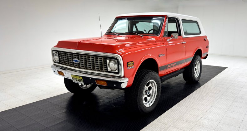 Chevrolet-K5-1972-Hugger-Orange-Black