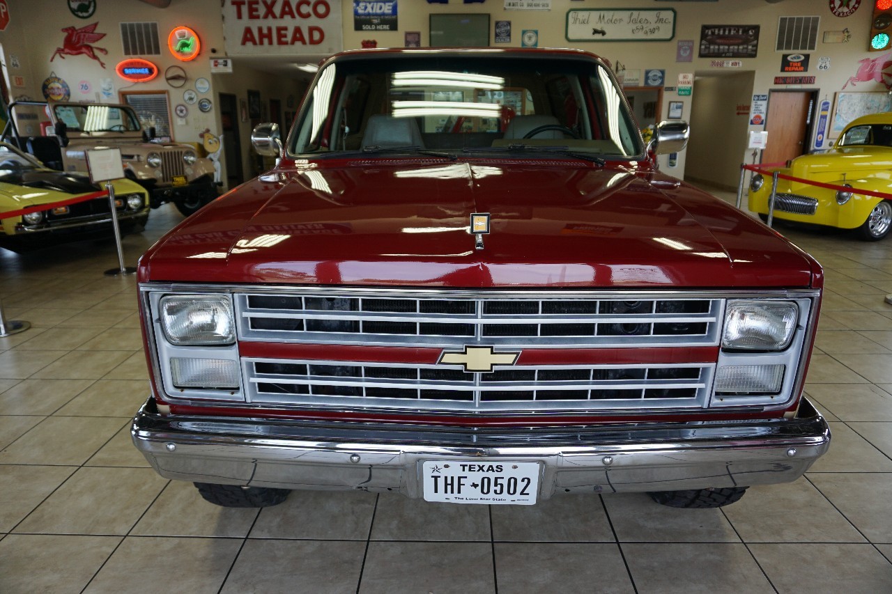 Chevrolet-K5-Blazer-1987-Classic-Car-11
