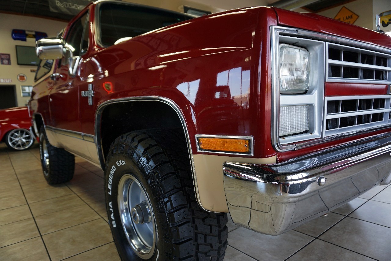 Chevrolet-K5-Blazer-1987-Classic-Car-12