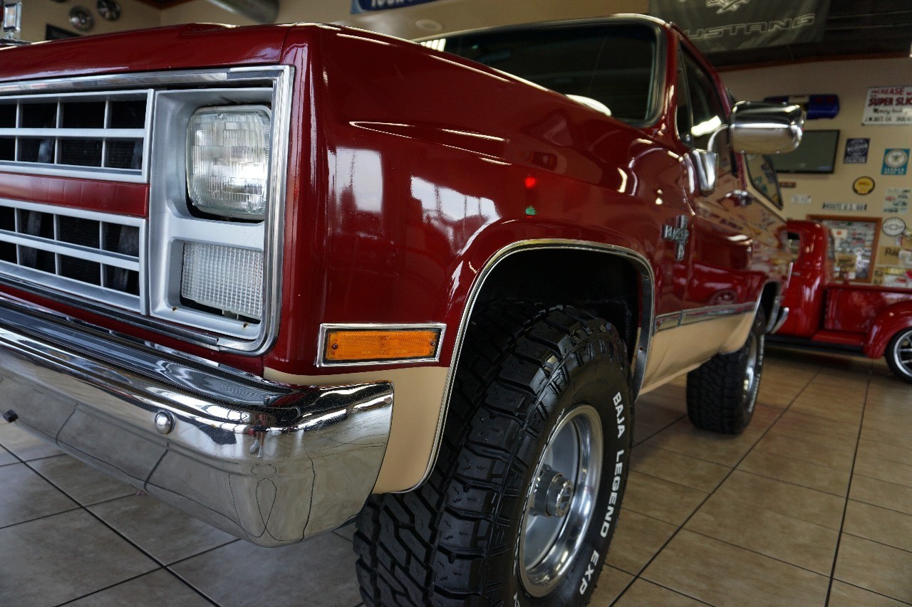 Chevrolet-K5-Blazer-1987-Classic-Car-14