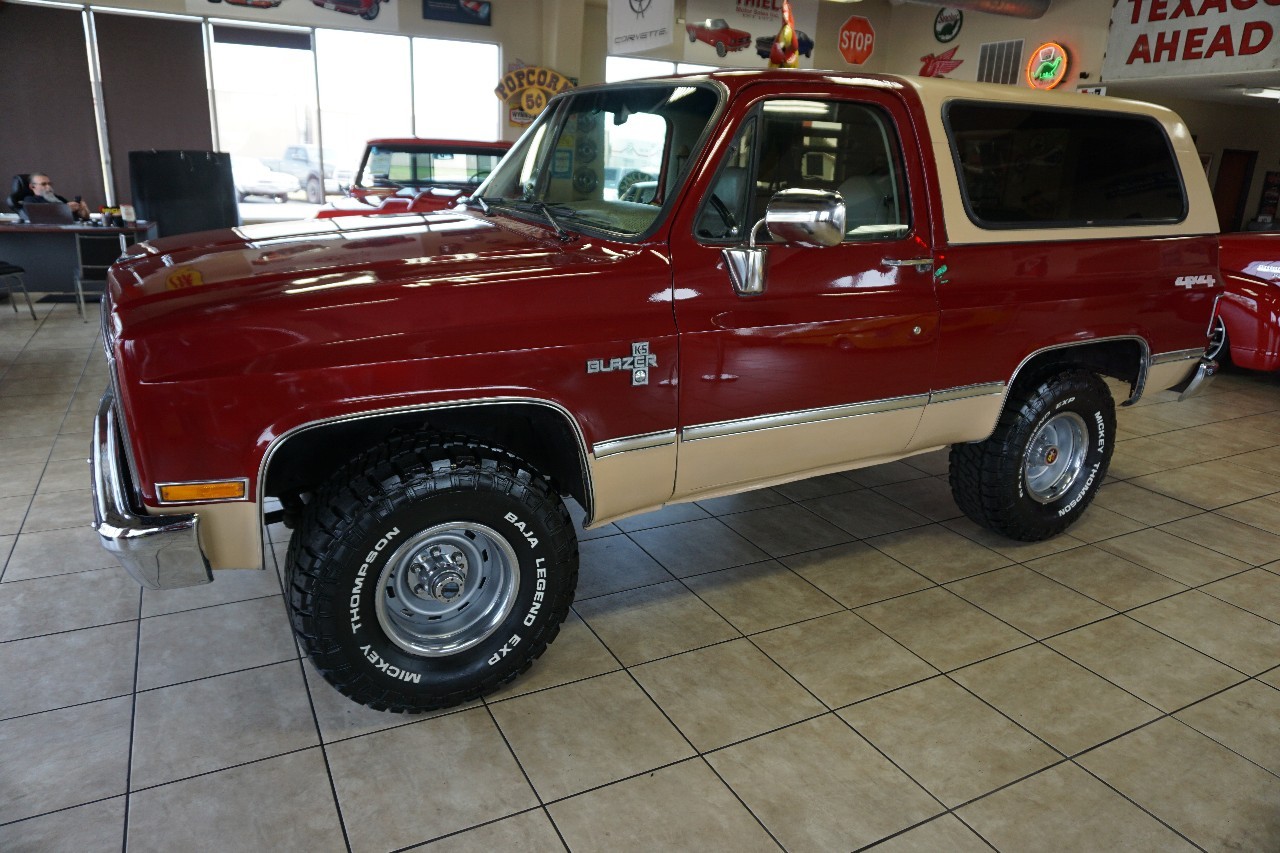 Chevrolet-K5-Blazer-1987-Classic-Car-2