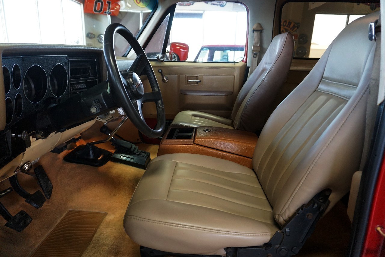 Chevrolet-K5-Blazer-1987-Classic-Car-20