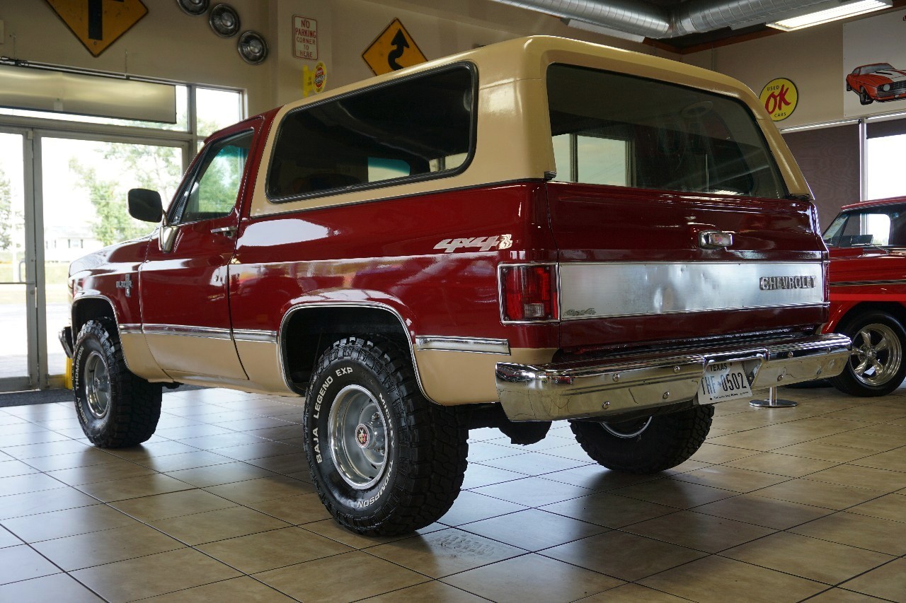 Chevrolet-K5-Blazer-1987-Classic-Car-3