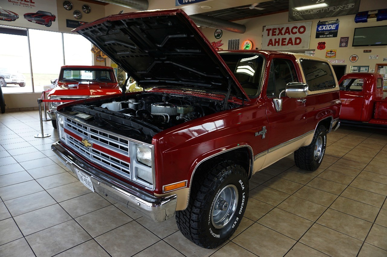 Chevrolet-K5-Blazer-1987-Classic-Car-33
