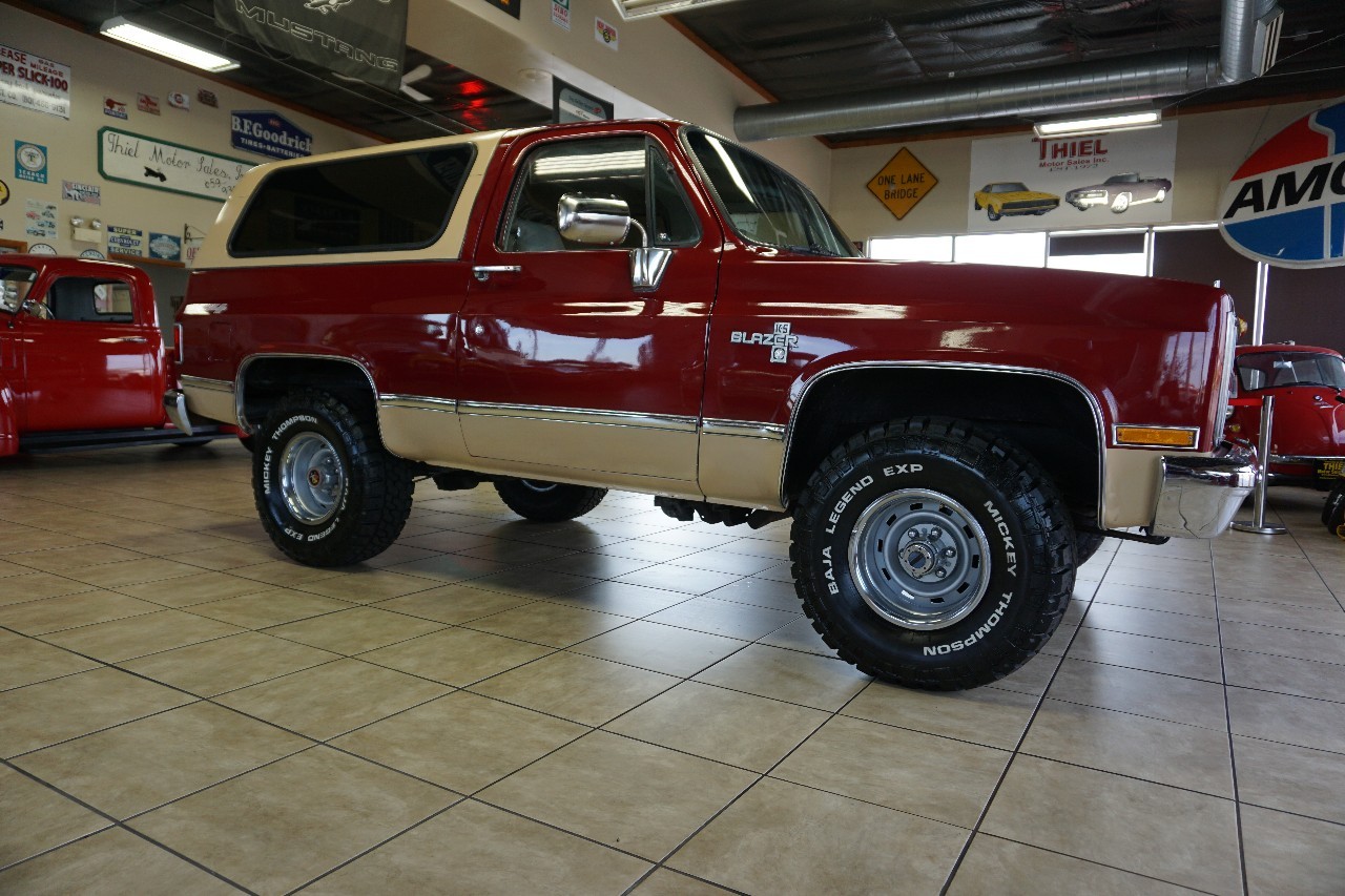 Chevrolet-K5-Blazer-1987-Classic-Car-8